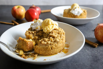 Apple Pie Crumble Cheesecake