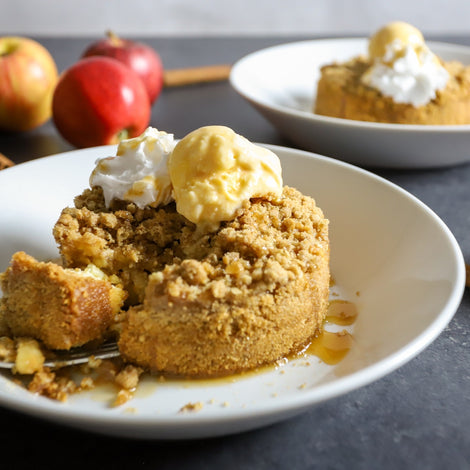 Apple Pie Crumble Cheesecake